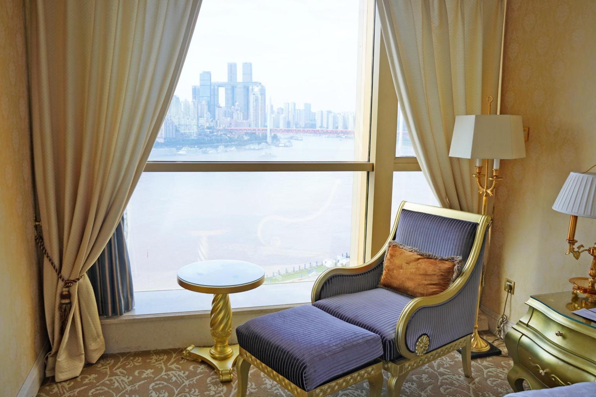 Sheraton Chongqing Hotel Экстерьер фото